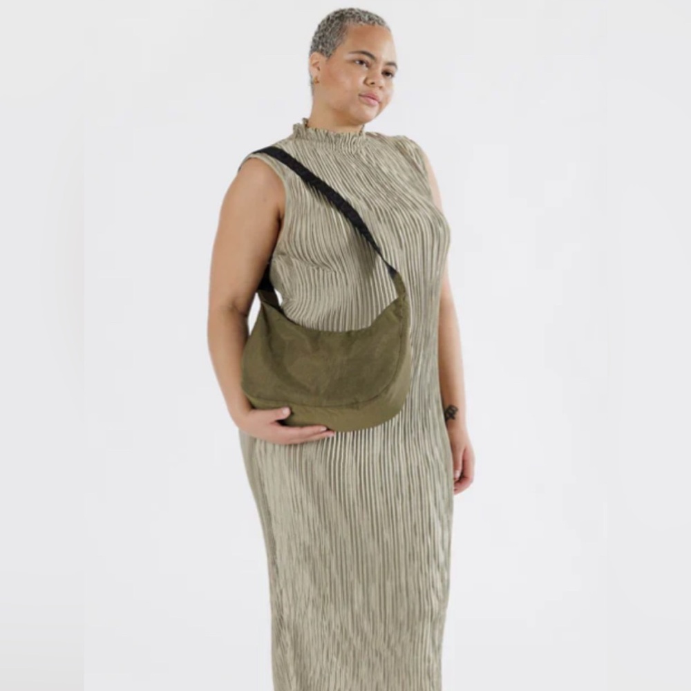 BAGGU medium crescent bag